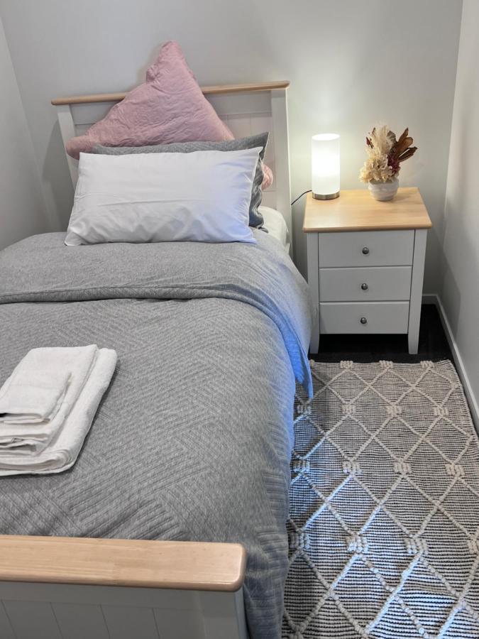 3 Bedroom Apartment In Newmarket Окленд Экстерьер фото